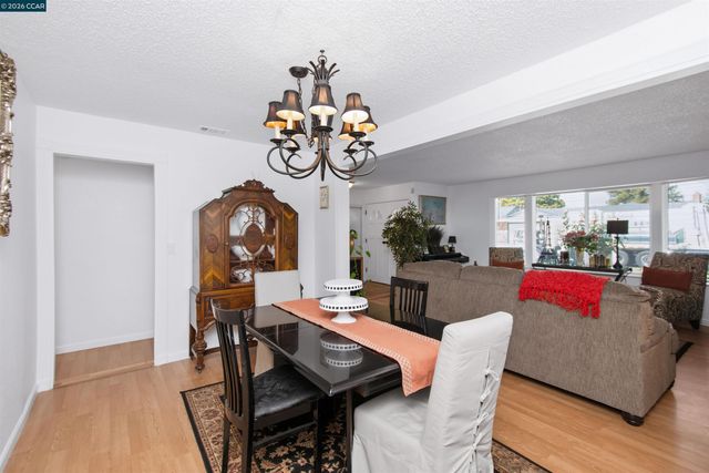 7723 Countryfield Dr, Sacramento, CA 95828
