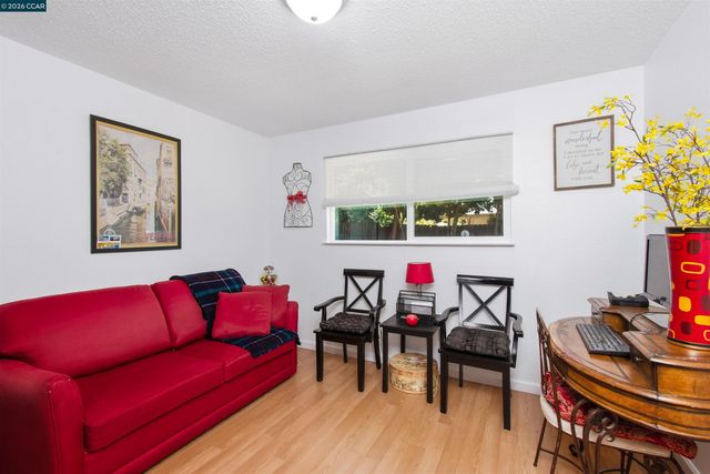 7723 Countryfield Dr, Sacramento, CA 95828