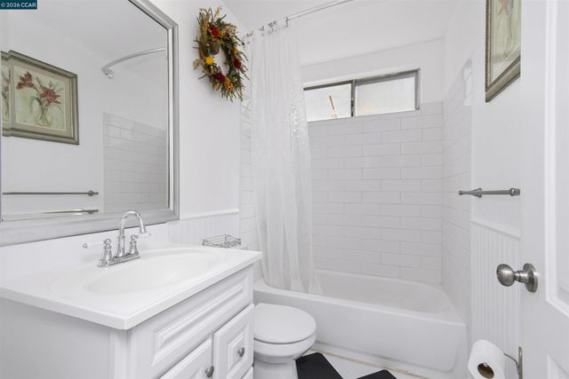 7723 Countryfield Dr, Sacramento, CA 95828