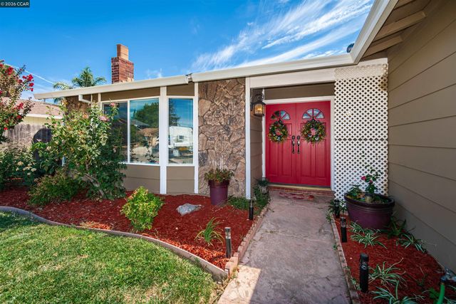 7723 Countryfield Dr, Sacramento, CA 95828