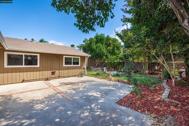 7723 Countryfield Dr, Sacramento, CA 95828
