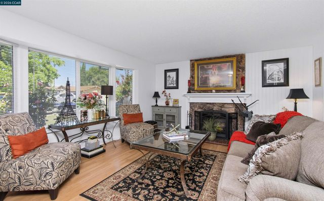 7723 Countryfield Dr, Sacramento, CA 95828