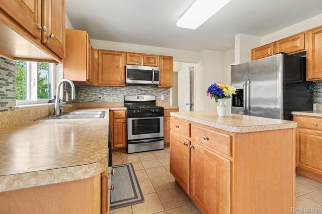 9889 High Meadow Drive, Superior Charter Township, MI 48198