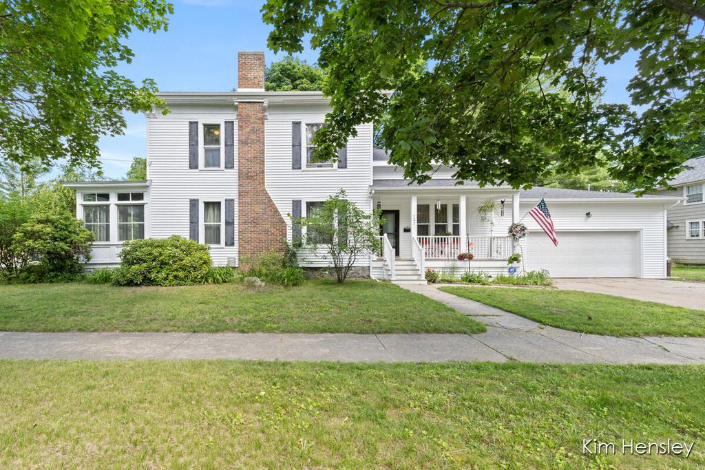602 S Franklin Street, Greenville, MI 48838