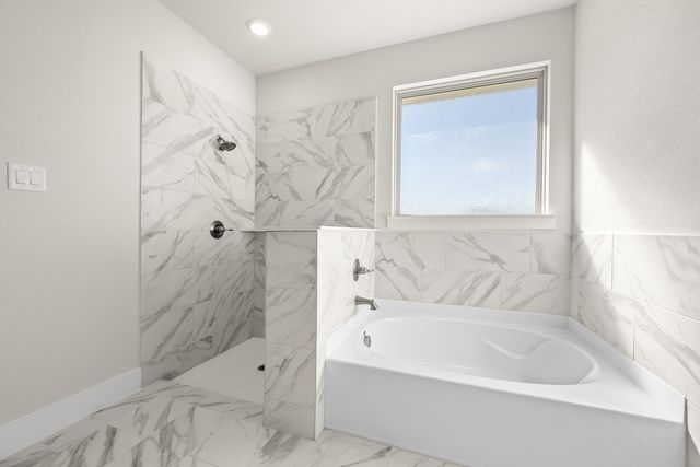 2340 Oak Knoll Drive, Palmer, TX 75152