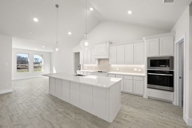 2340 Oak Knoll Drive, Palmer, TX 75152