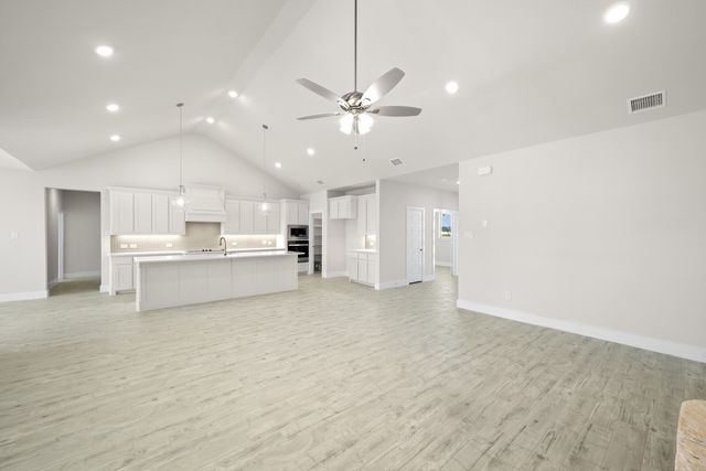 2340 Oak Knoll Drive, Palmer, TX 75152