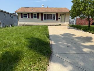 137 E Stimmel Street, West Chicago, IL 60185