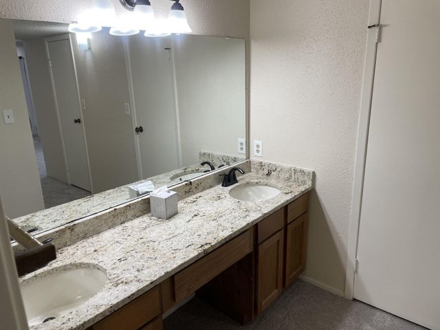 6201 Beverlyhill Street 8, Houston, TX 77057