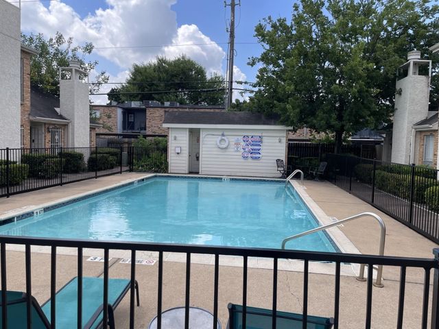 6201 Beverlyhill Street 8, Houston, TX 77057