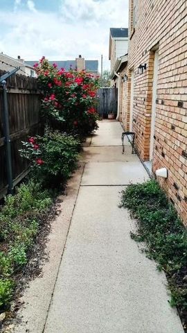 6201 Beverlyhill Street 8, Houston, TX 77057