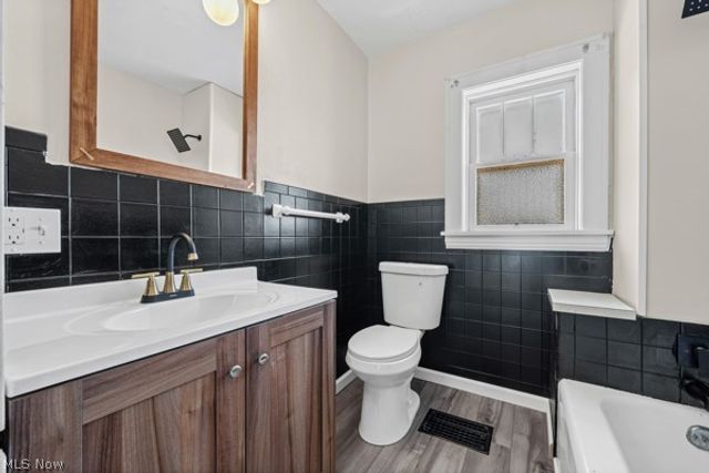 903 W 19th Street, Lorain, OH 44052