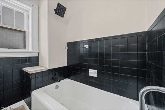 903 W 19th Street, Lorain, OH 44052