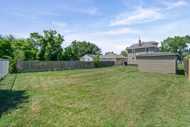 903 W 19th Street, Lorain, OH 44052