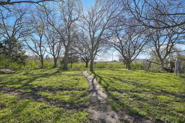 611 Ferris Road, Lancaster, TX 75146