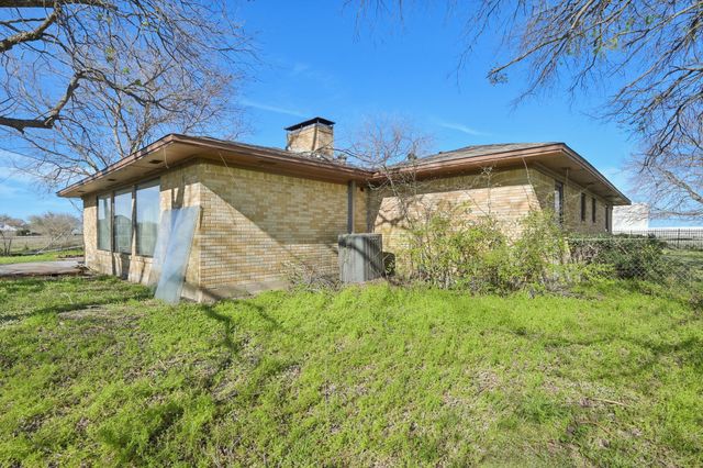 611 Ferris Road, Lancaster, TX 75146