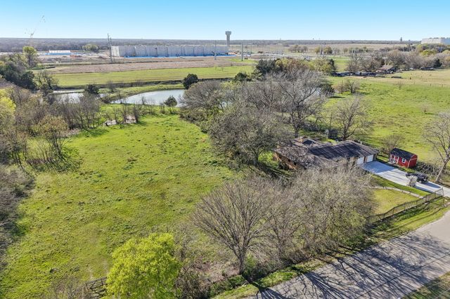 611 Ferris Road, Lancaster, TX 75146