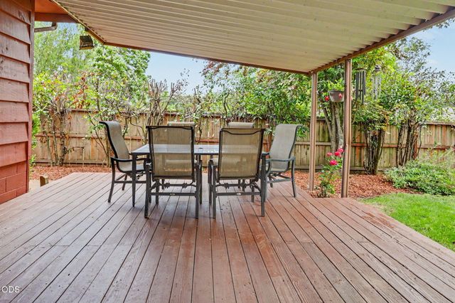 962 NE 11th Street, Grants Pass, OR 97526
