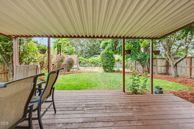 962 NE 11th Street, Grants Pass, OR 97526