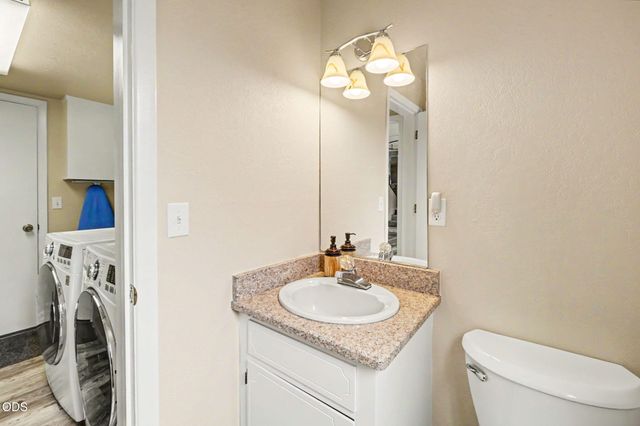 962 NE 11th Street, Grants Pass, OR 97526