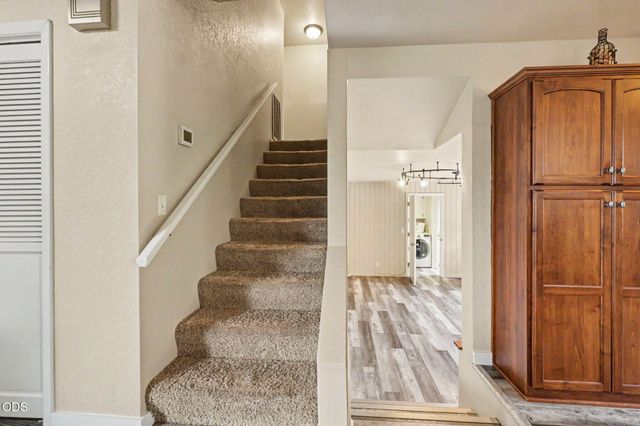 962 NE 11th Street, Grants Pass, OR 97526
