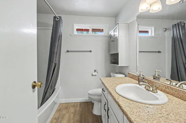 962 NE 11th Street, Grants Pass, OR 97526