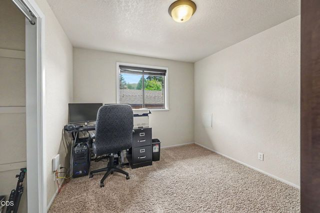 962 NE 11th Street, Grants Pass, OR 97526
