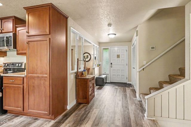 962 NE 11th Street, Grants Pass, OR 97526