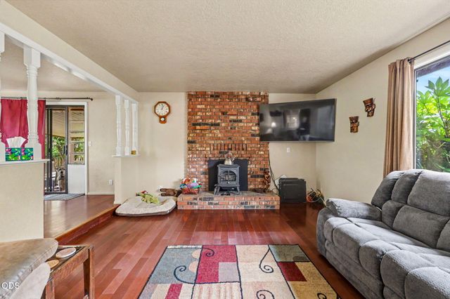 962 NE 11th Street, Grants Pass, OR 97526