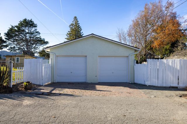 609 Congress Avenue, Pacific Grove, CA 93950