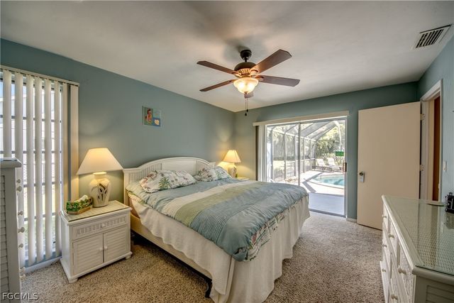 3945 SE 9th CT, Cape Coral, FL 33904