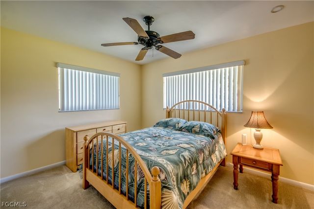 3945 SE 9th CT, Cape Coral, FL 33904