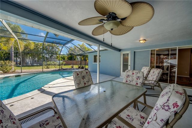 3945 SE 9th CT, Cape Coral, FL 33904