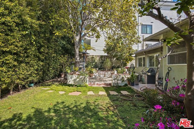 10481 Eastborne Avenue, Los Angeles, CA 90024