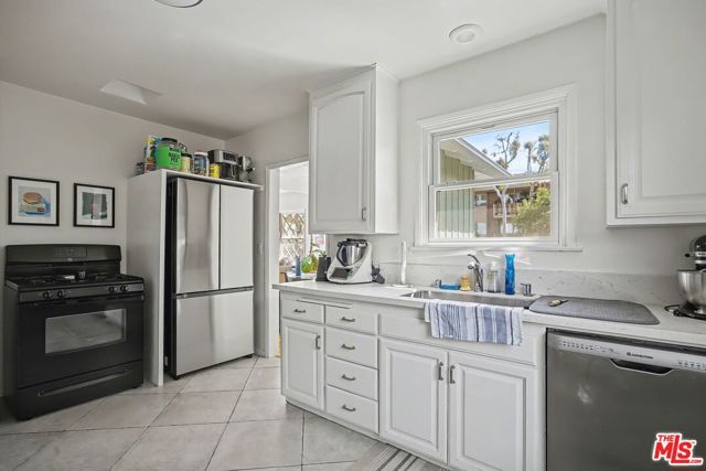 10481 Eastborne Avenue, Los Angeles, CA 90024