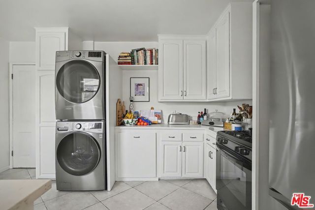 10481 Eastborne Avenue, Los Angeles, CA 90024