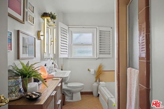 10481 Eastborne Avenue, Los Angeles, CA 90024