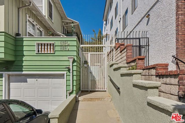 10481 Eastborne Avenue, Los Angeles, CA 90024