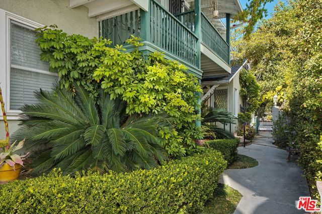 10481 Eastborne Avenue, Los Angeles, CA 90024