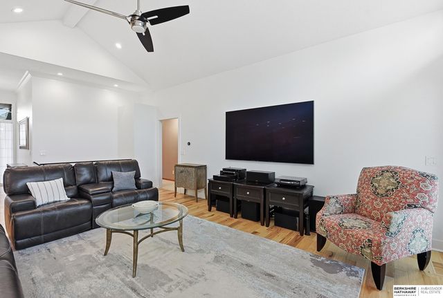 15960 Taylor Street, Omaha, NE 68116