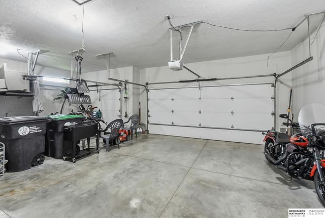 15960 Taylor Street, Omaha, NE 68116