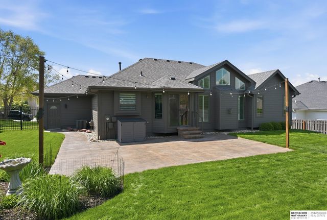 15960 Taylor Street, Omaha, NE 68116