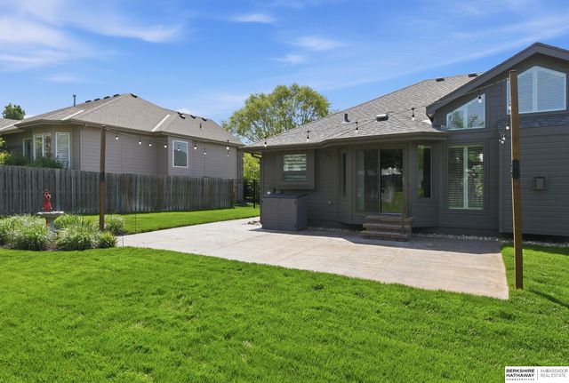 15960 Taylor Street, Omaha, NE 68116
