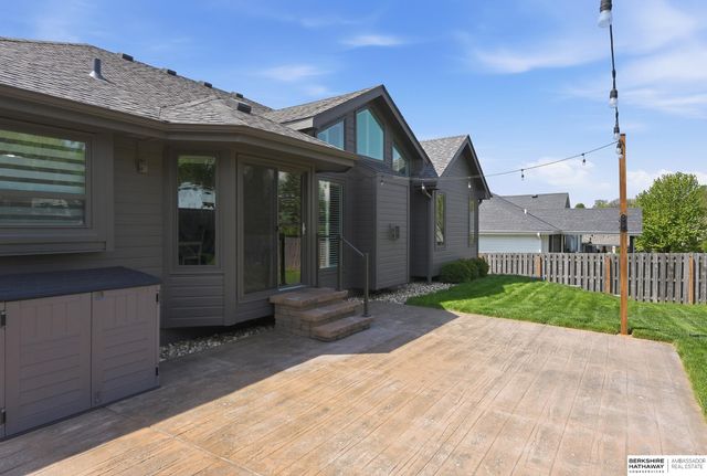 15960 Taylor Street, Omaha, NE 68116