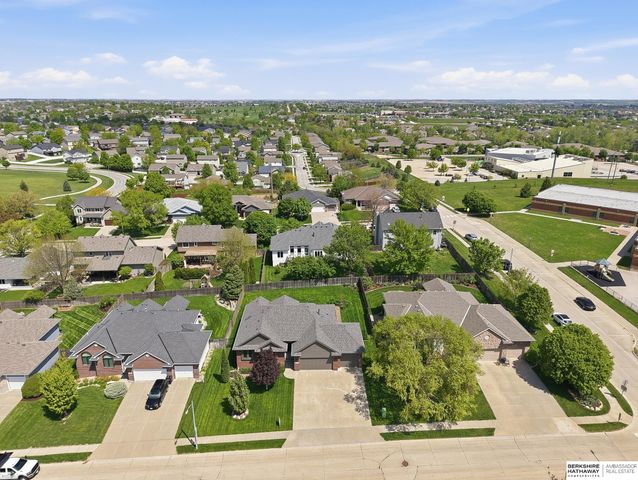 15960 Taylor Street, Omaha, NE 68116