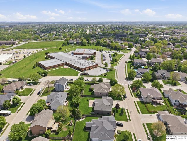 15960 Taylor Street, Omaha, NE 68116