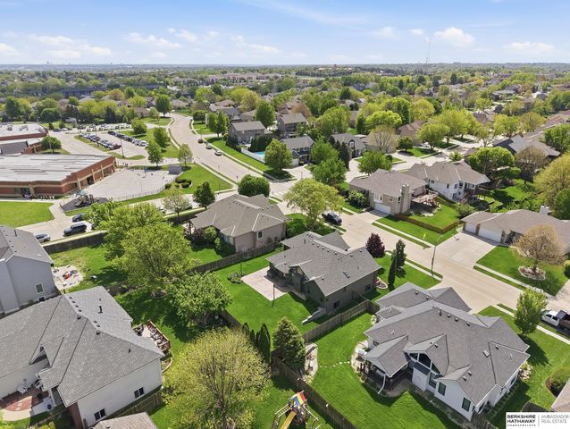 15960 Taylor Street, Omaha, NE 68116