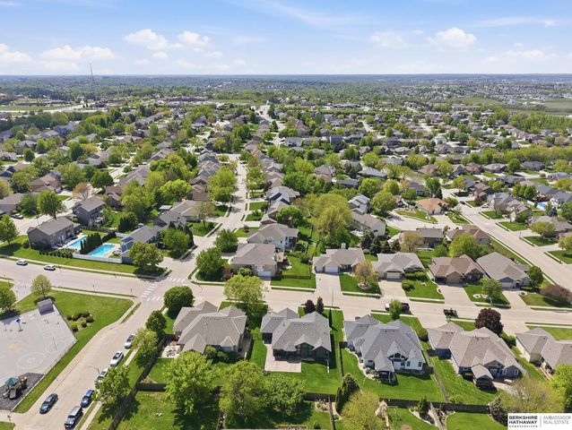 15960 Taylor Street, Omaha, NE 68116