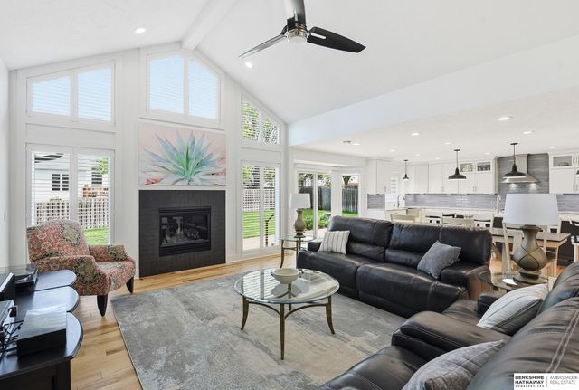 15960 Taylor Street, Omaha, NE 68116