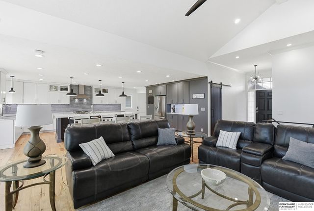 15960 Taylor Street, Omaha, NE 68116
